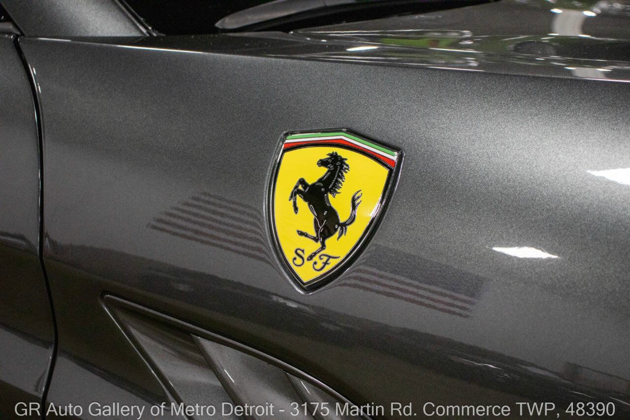 Used 2010 Ferrari California RWD image 28