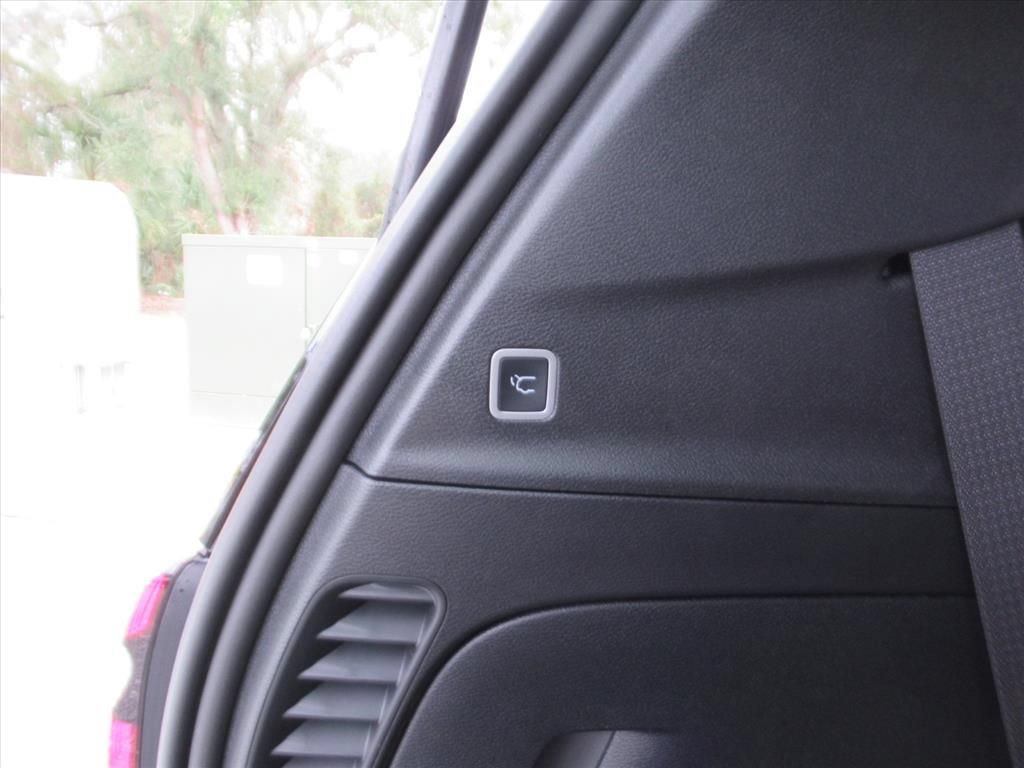 New 2026 Chrysler Pacifica Select w/ S Appearance Package FWD image 34