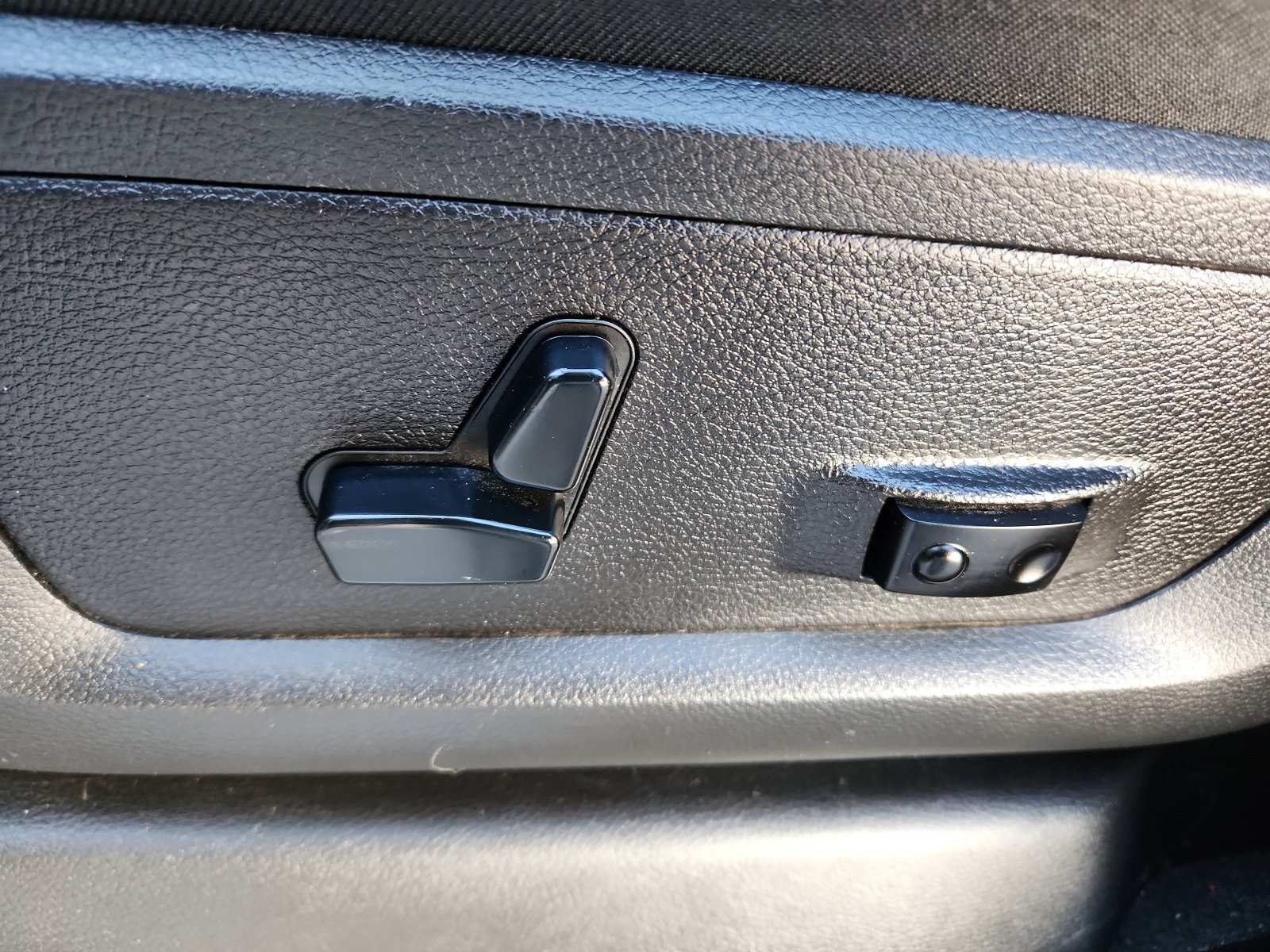 Used 2020 RAM 2500 Laramie w/ Night Edition image 12