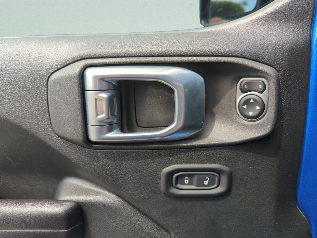 Used 2021 Jeep Wrangler Rubicon AWD/4WD image 30