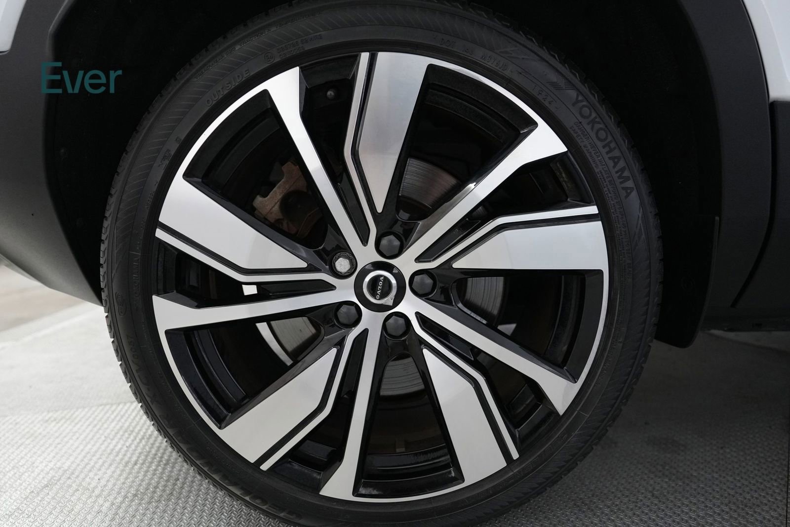 Used 2021 Volvo XC40 P8 Recharge w/ Advanced Package image 22