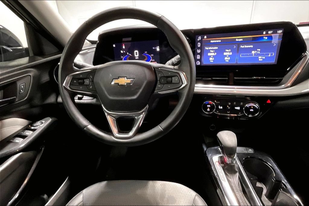 Used 2024 Chevrolet Trax LT w/ Driver Confidence Package FWD image 6