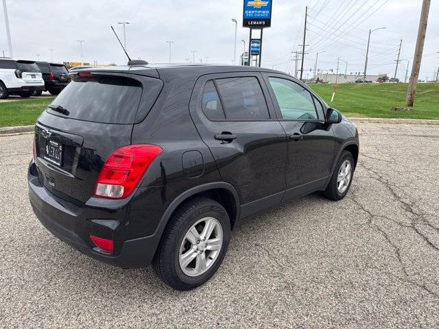 Used 2021 Chevrolet Trax LS w/ Tint and Cruise Package AWD/4WD image 5