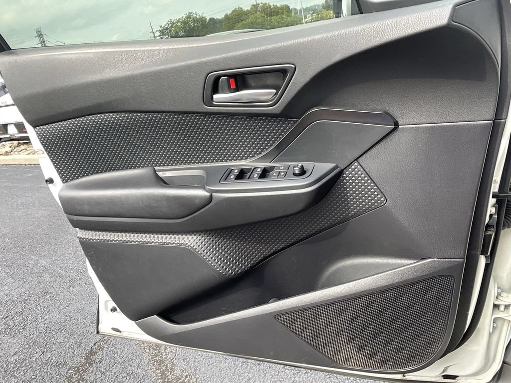 Used 2019 Toyota C-HR LE FWD image 18