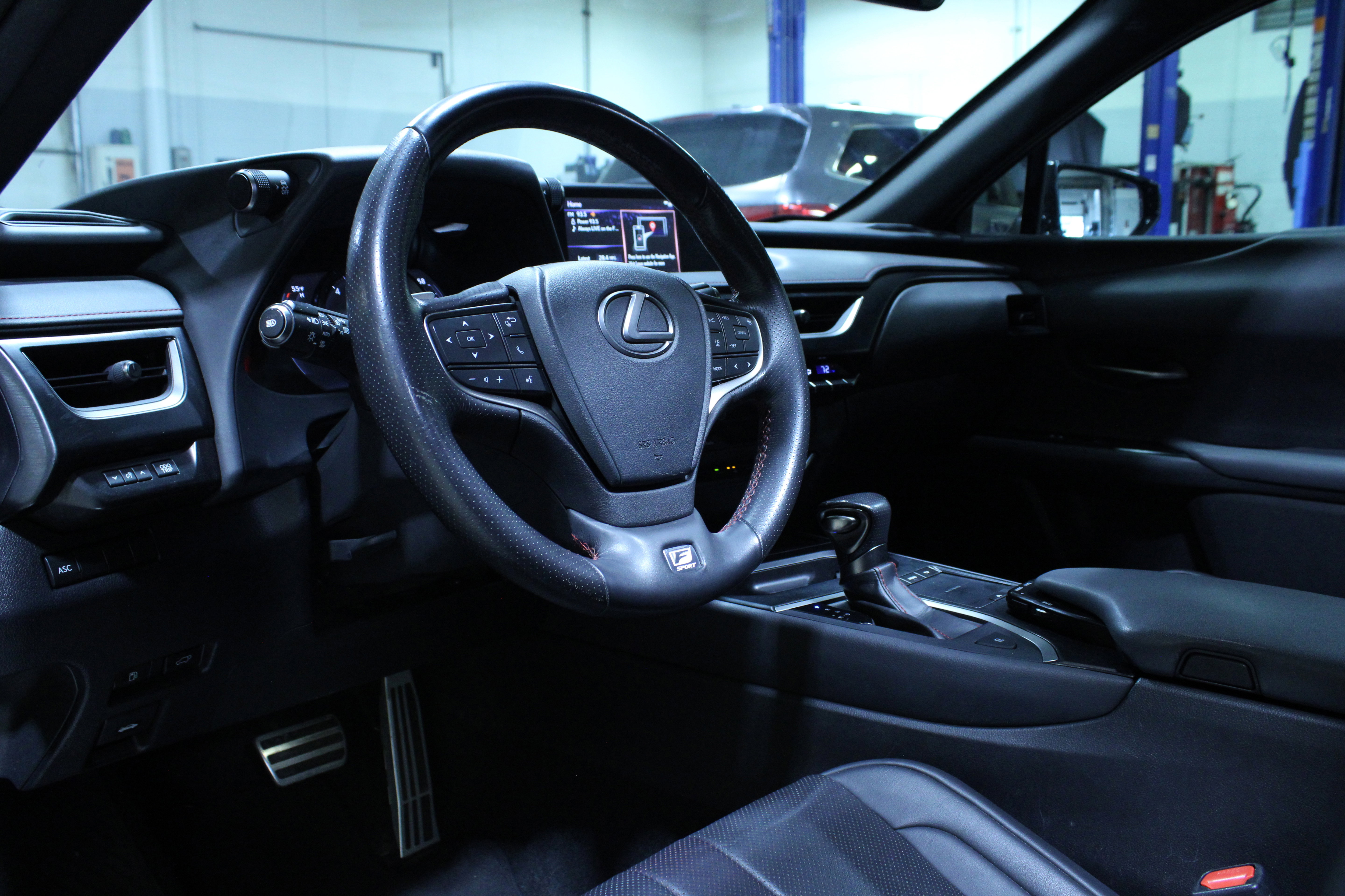 Used 2019 Lexus UX 200 F Sport w/ F Sport Premium Package image 8