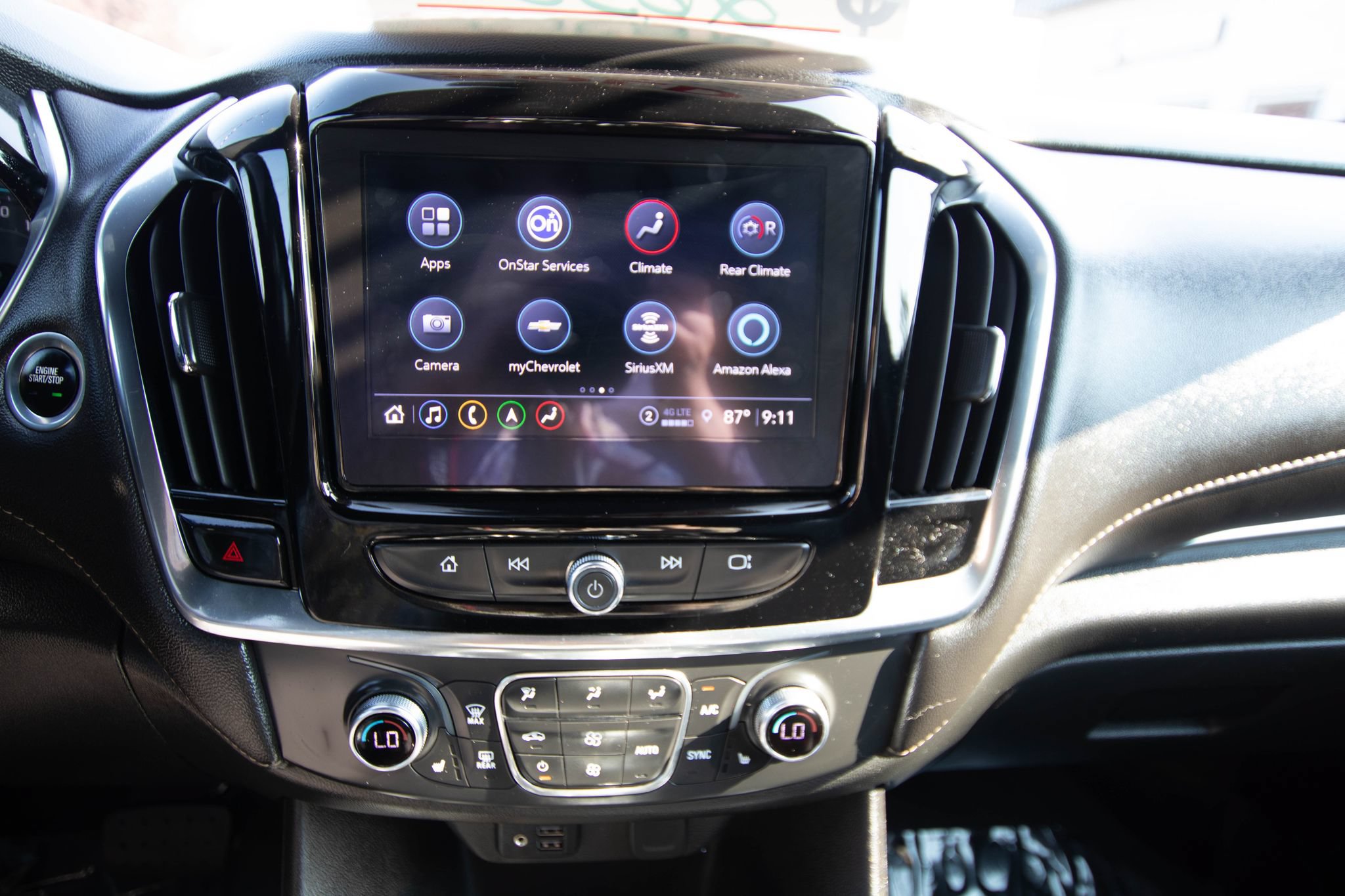 Used 2022 Chevrolet Traverse LT w/ LT Premium Package AWD/4WD image 18