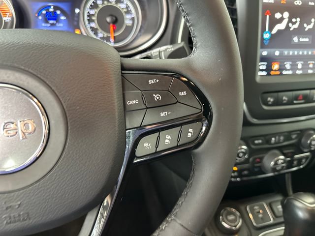 Used 2023 Jeep Cherokee Altitude Lux AWD/4WD image 16