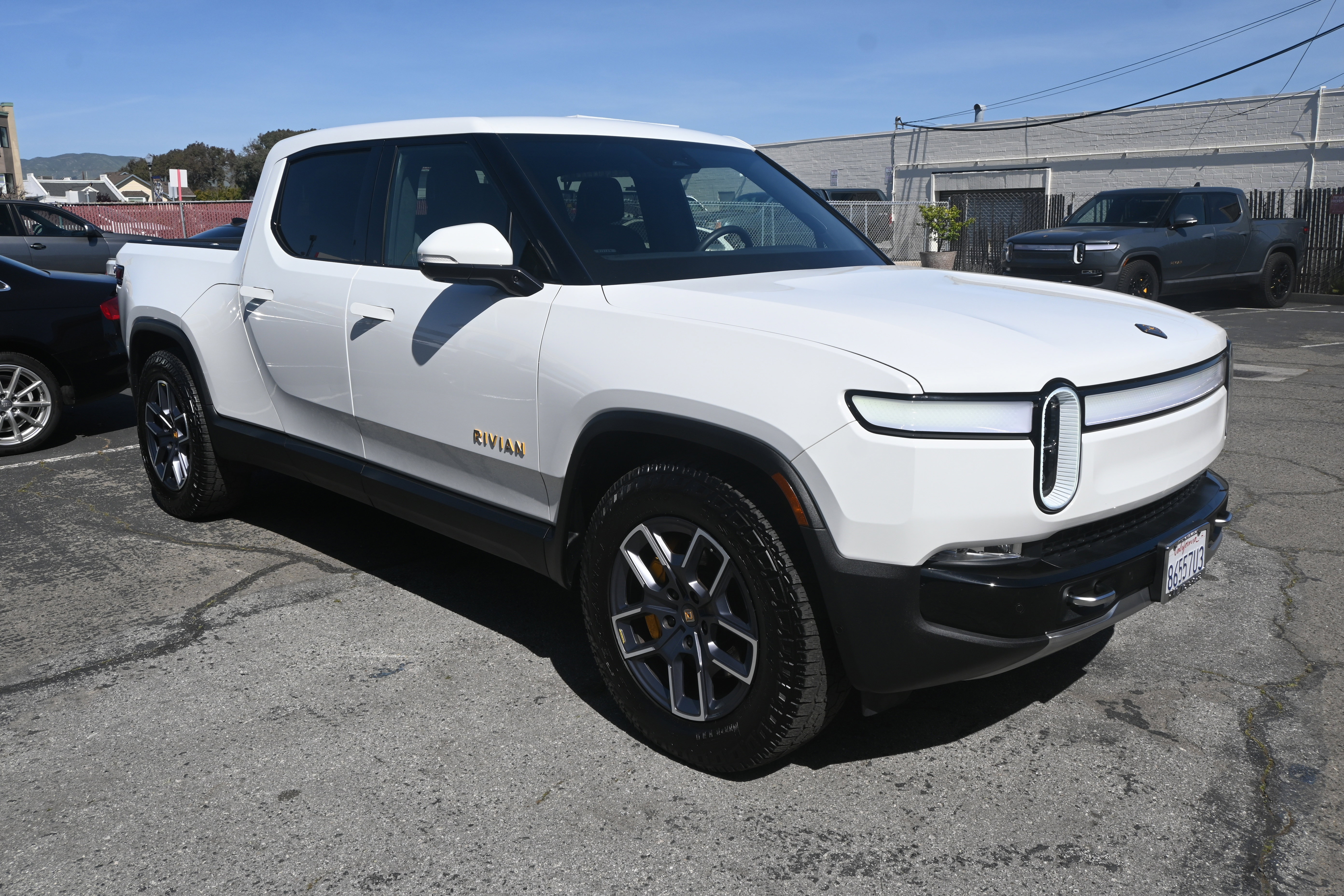 Used 2023 Rivian R1T Adventure image 13