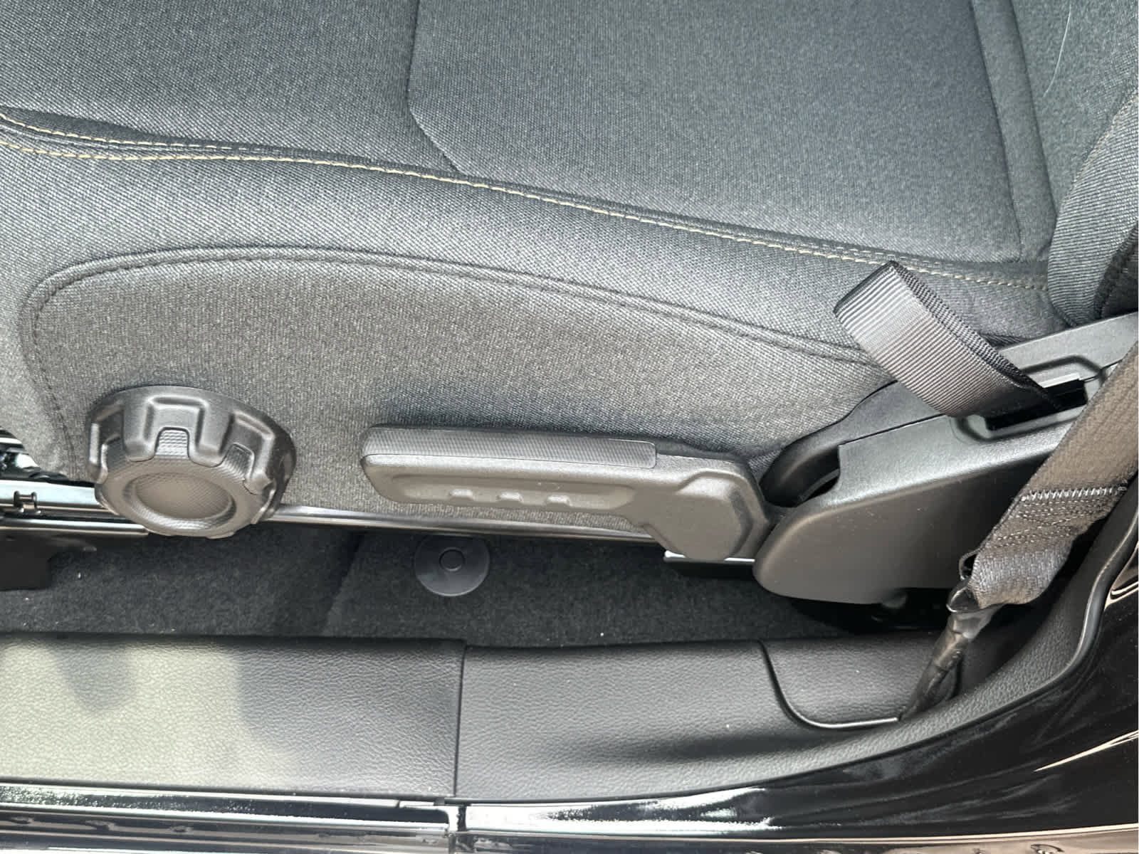 New 2025 Jeep Gladiator Sport image 29