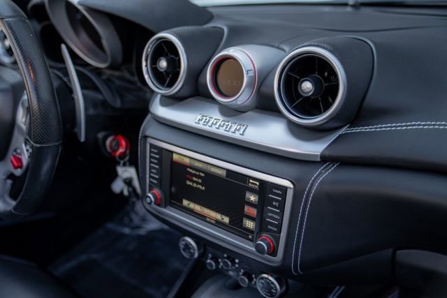 Used 2016 Ferrari California T image 36