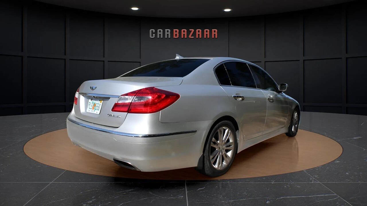 Used 2013 Hyundai Genesis 3.8 w/ Premium Pkg image 5