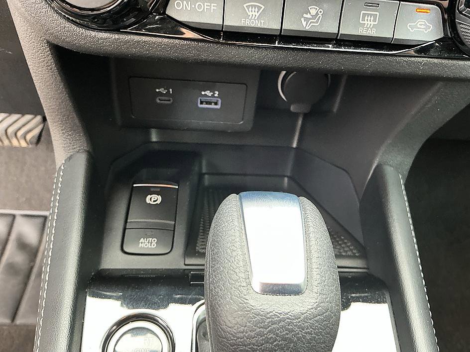 Certified 2023 Nissan Kicks SR w/ SR Premium Package FWD image 20