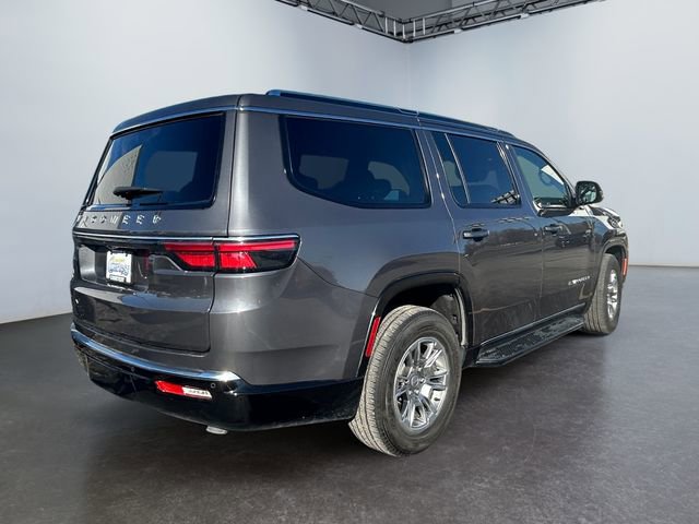 Used 2023 Jeep Wagoneer 4WD image 5