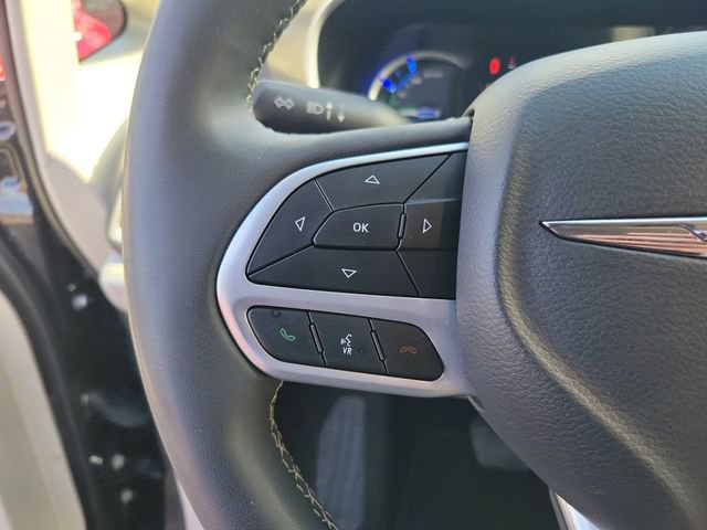 Used 2023 Chrysler Pacifica Touring-L FWD image 18