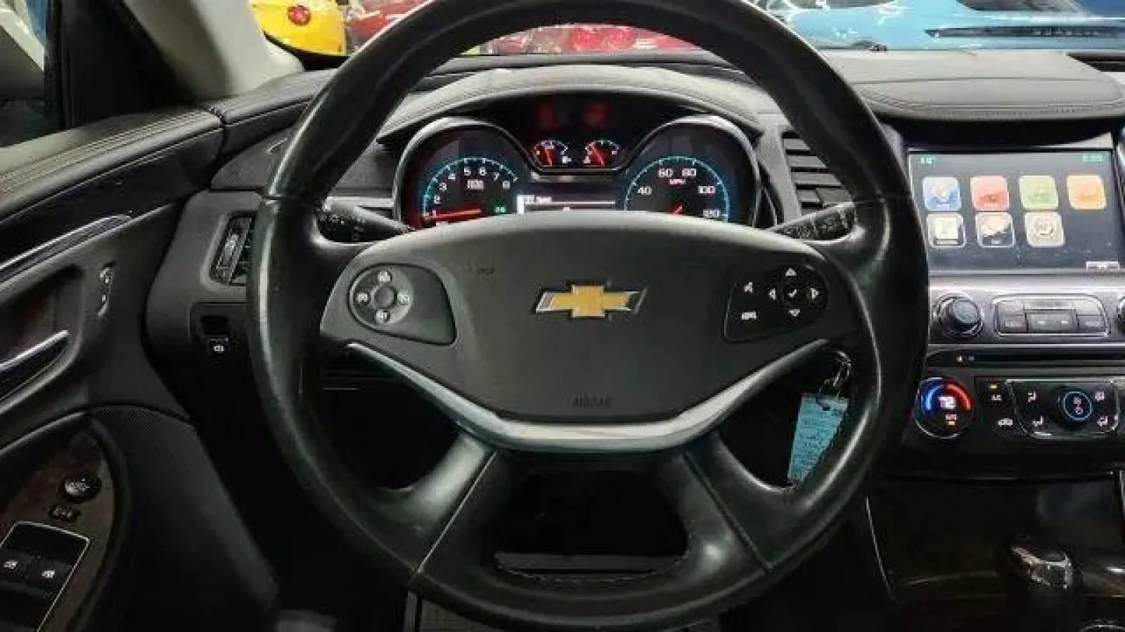 Used 2015 Chevrolet Impala LT w/ Convenience Package image 23