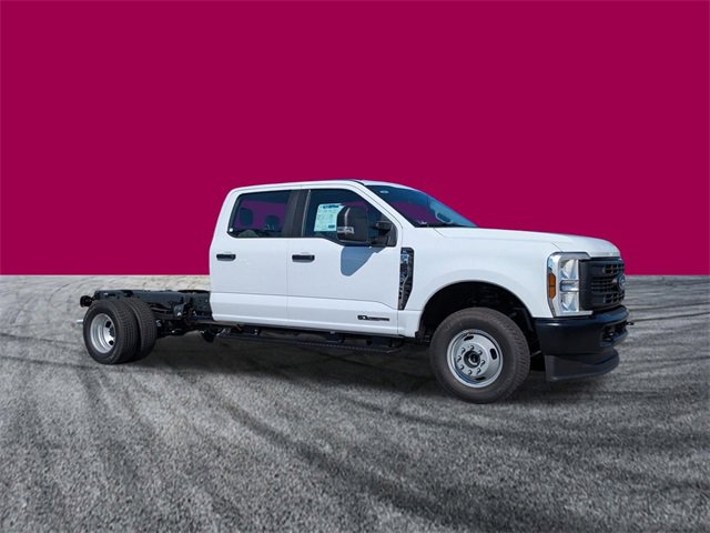 New 2026 Ford F350 XL image 2
