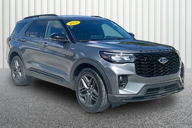 Used 2025 Ford Explorer ST-Line w/ ST-Line Street Pack AWD/4WD image 1