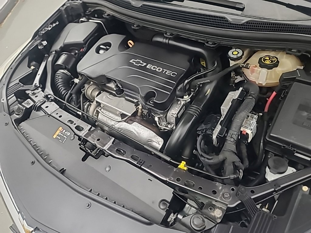 Used 2017 Chevrolet Cruze Premier FWD image 36