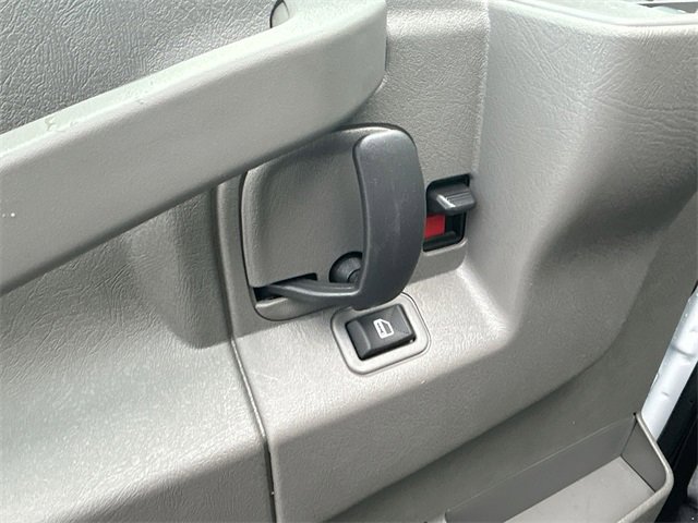 New 2025 Chevrolet Express 3500 Extended image 19