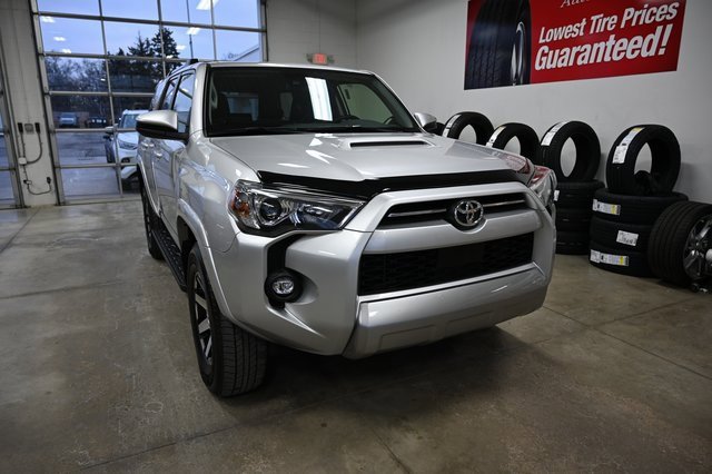 Used 2024 Toyota 4Runner TRD Off-Road image 3