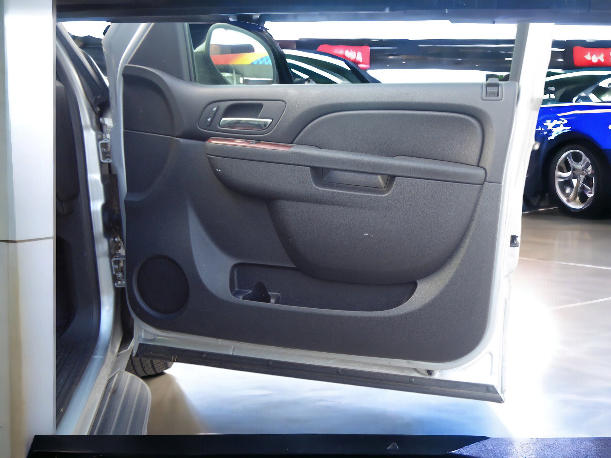 Used 2013 GMC Yukon XL SLT image 21