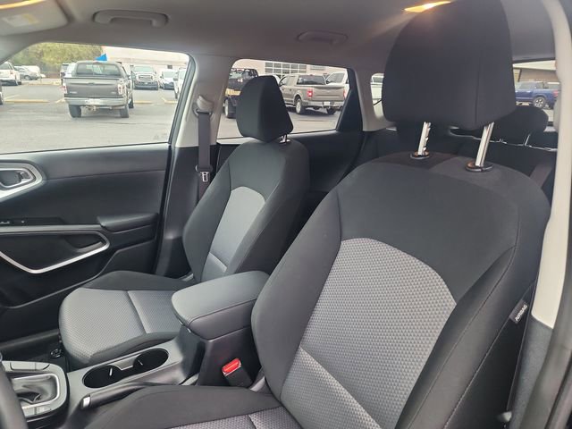 Used 2023 Kia Soul LX image 12