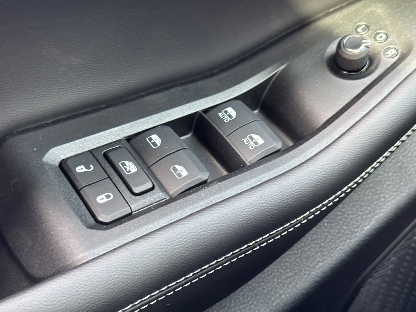 New 2025 Jeep Grand Cherokee Laredo X w/ Trailer Tow Package image 23