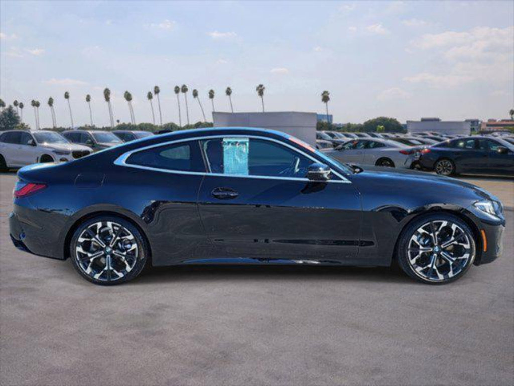 Used 2025 BMW 430i Coupe w/ Convenience Package RWD image 4