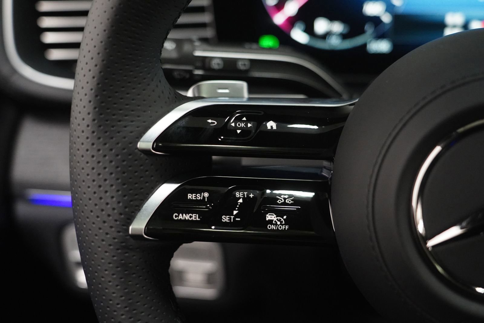 New 2026 Mercedes-Benz GLS 450 4MATIC image 21