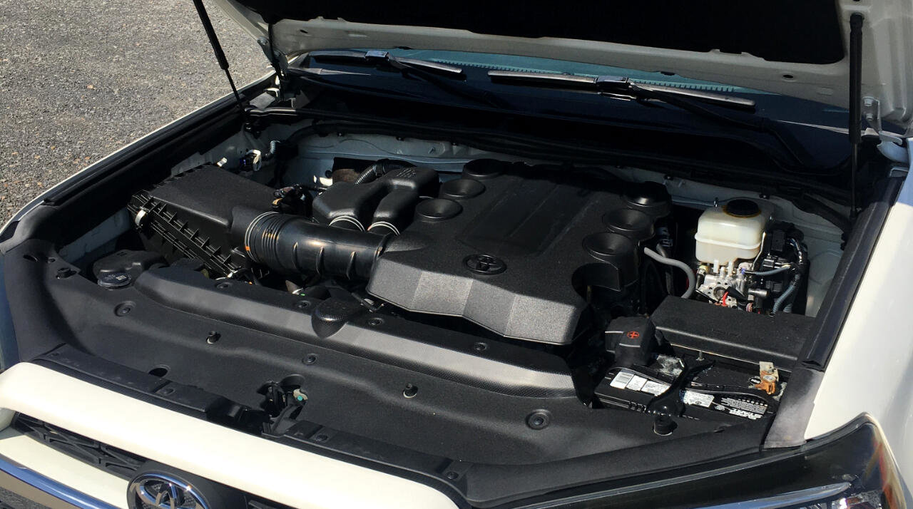 Used 2016 Toyota 4Runner Limited image 34