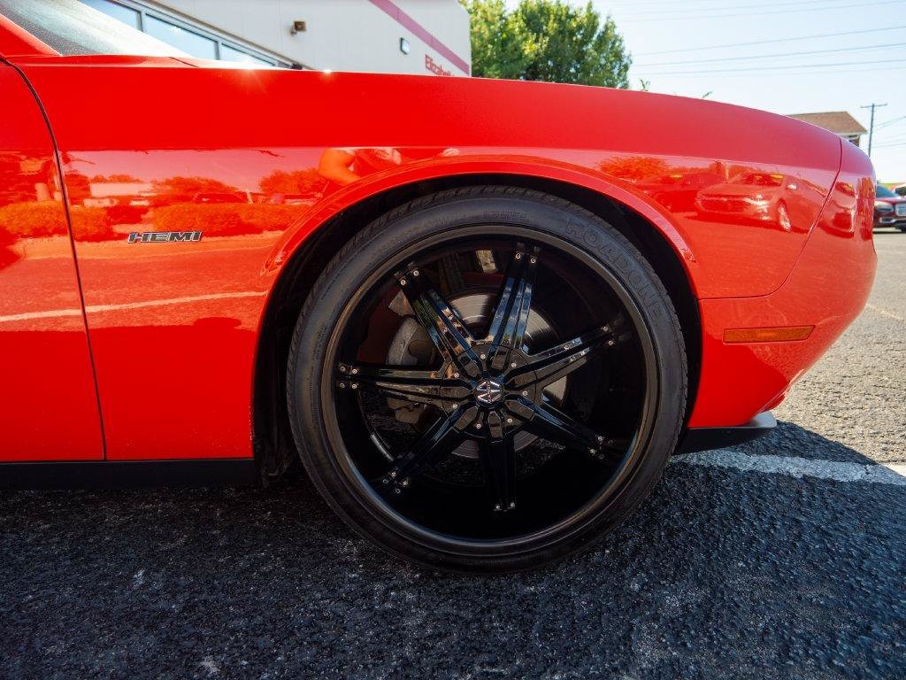 Used 2016 Dodge Challenger R/T w/ Sound Group RWD image 10
