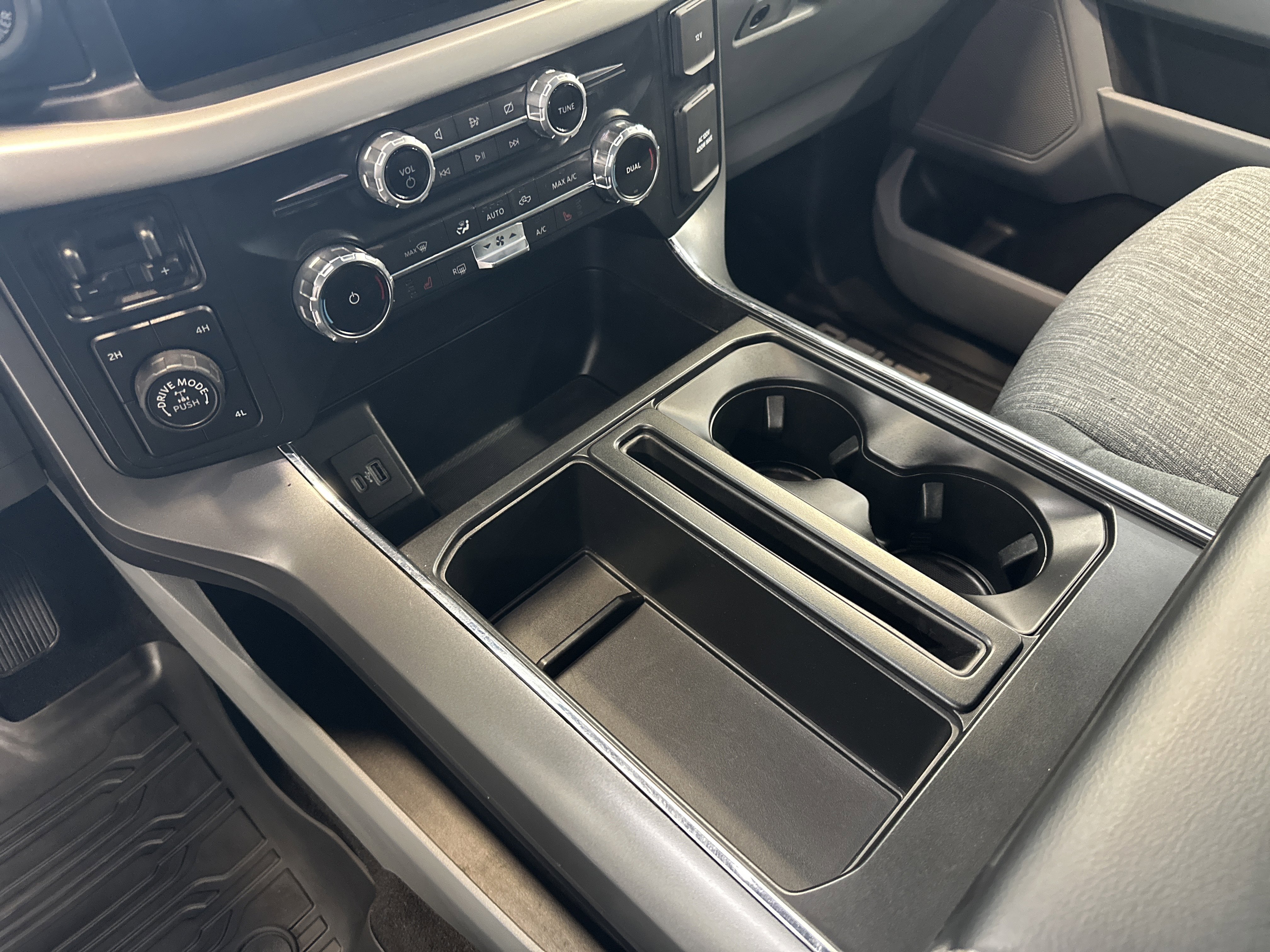 Used 2022 Ford F150 XLT w/ Equipment Group 302A High AWD/4WD image 30