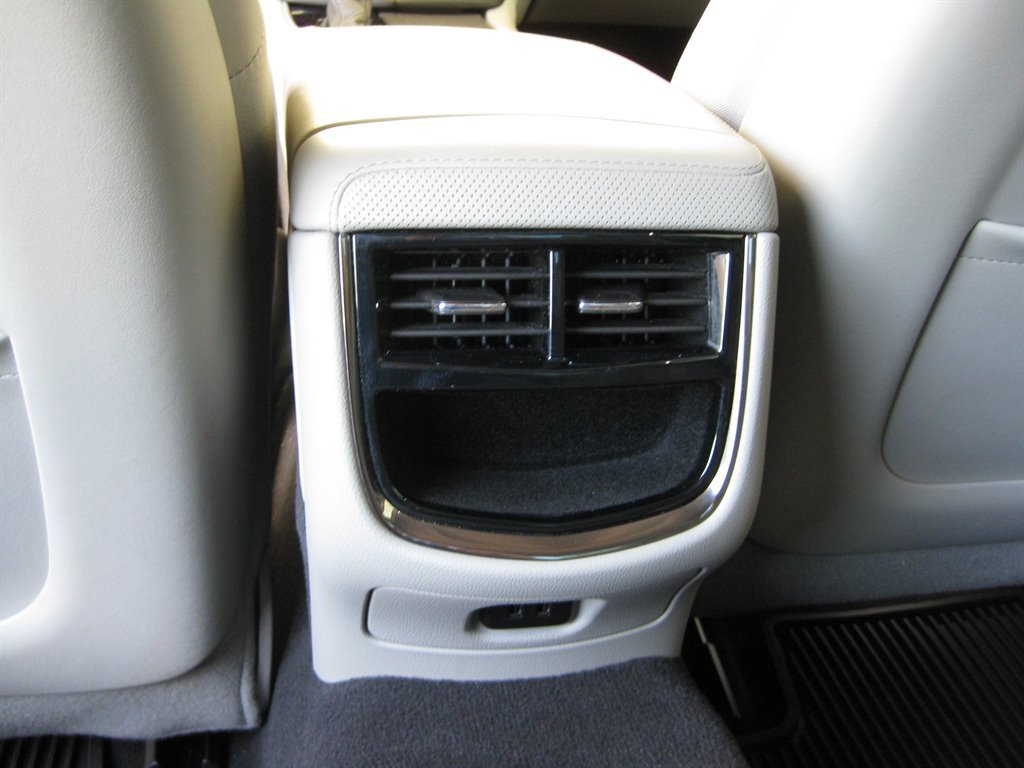 Used 2018 Cadillac CTS Luxury RWD image 29