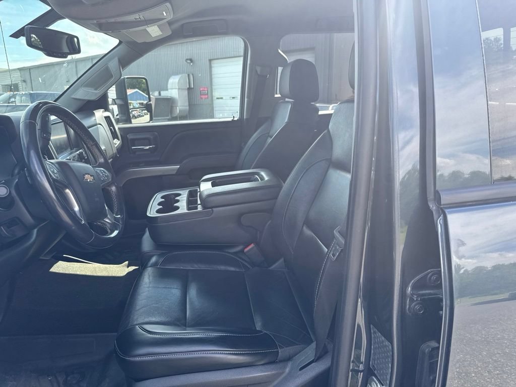 Used 2018 Chevrolet Silverado 3500 LT AWD/4WD image 12