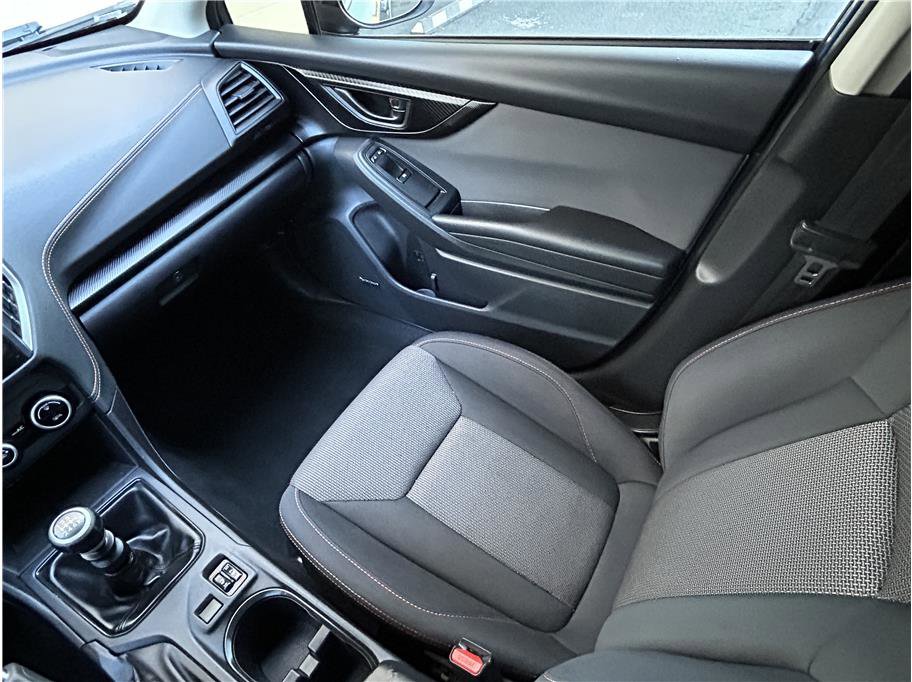 Used 2021 Subaru Crosstrek 2.0i Premium image 32