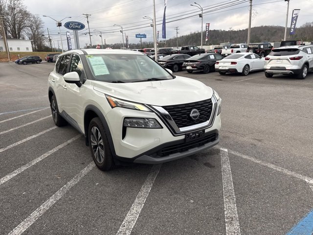 Used 2023 Nissan Rogue SV image 3