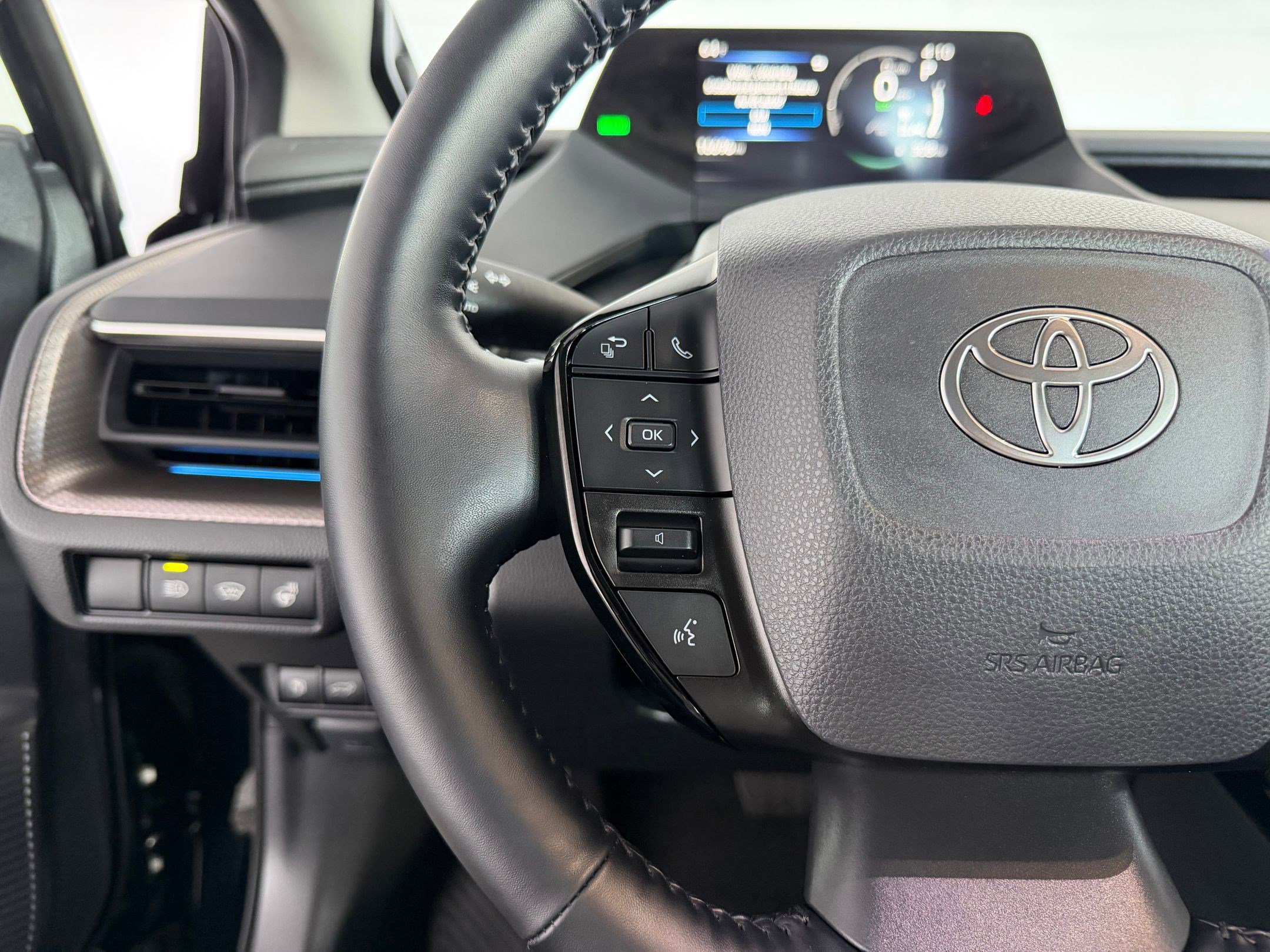 Used 2024 Toyota Prius Limited w/ Limited Premium Package AWD/4WD image 16