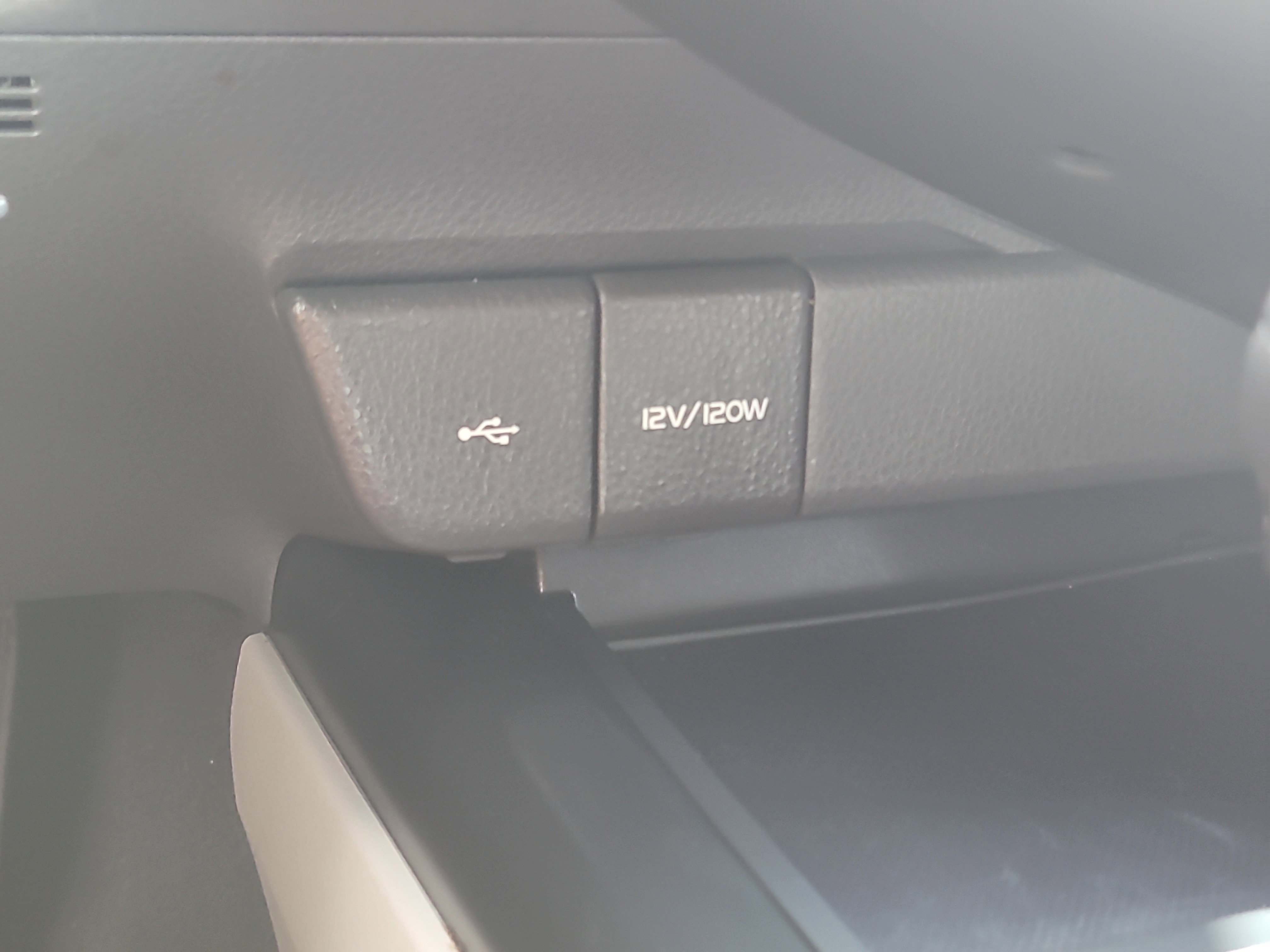 Used 2020 Toyota Camry LE image 24