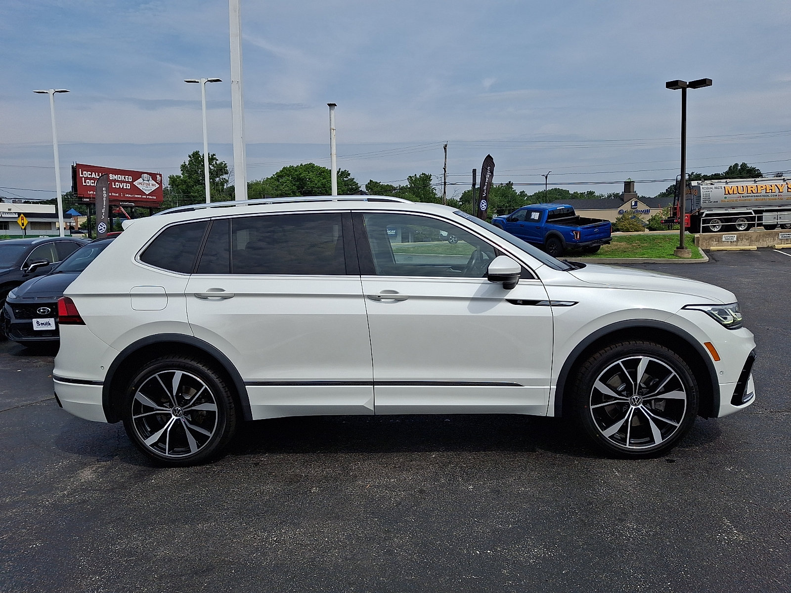 Certified 2023 Volkswagen Tiguan SEL R-Line AWD/4WD image 7