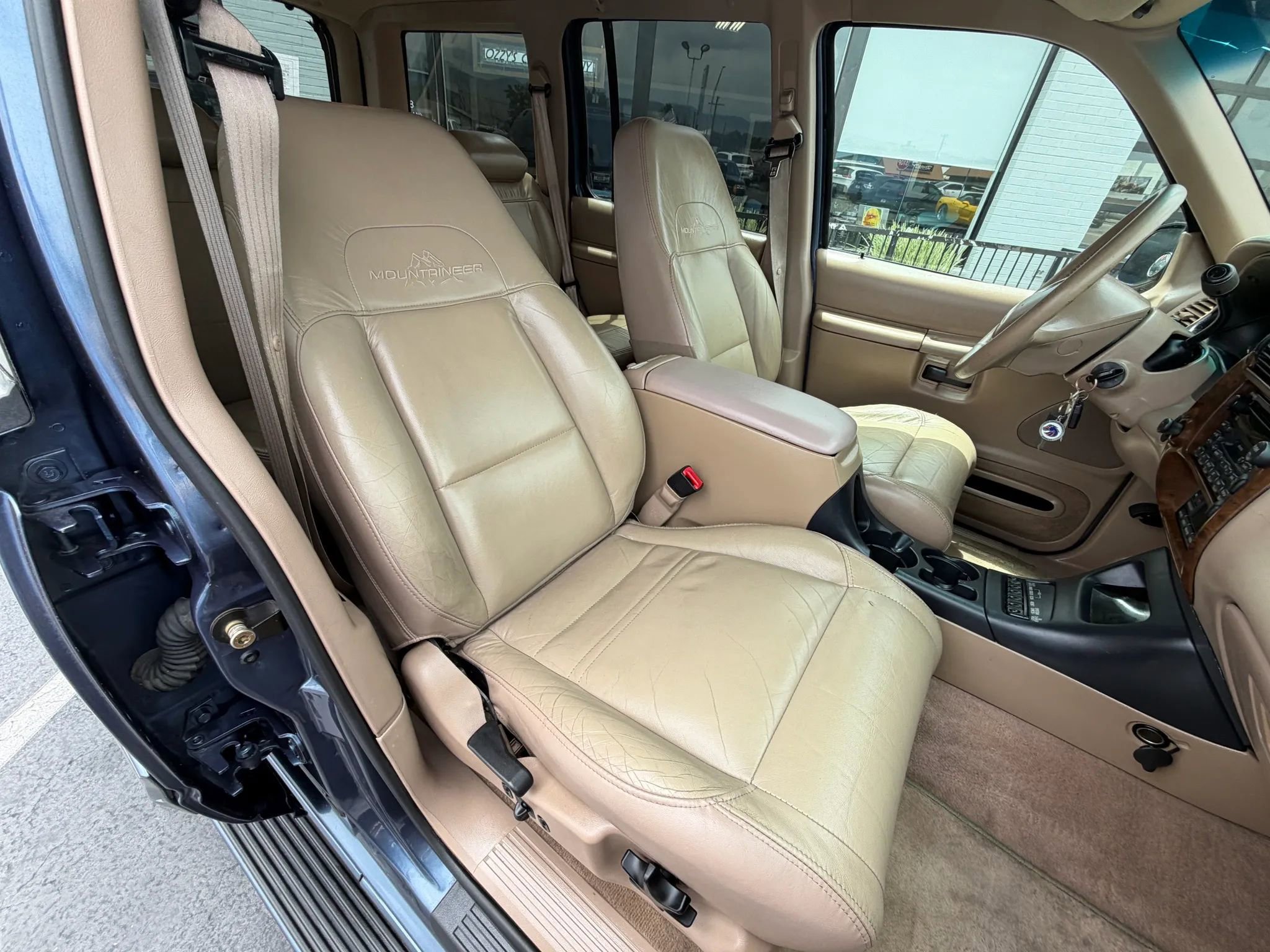 Used 2000 Mercury Mountaineer 2WD V8 image 13