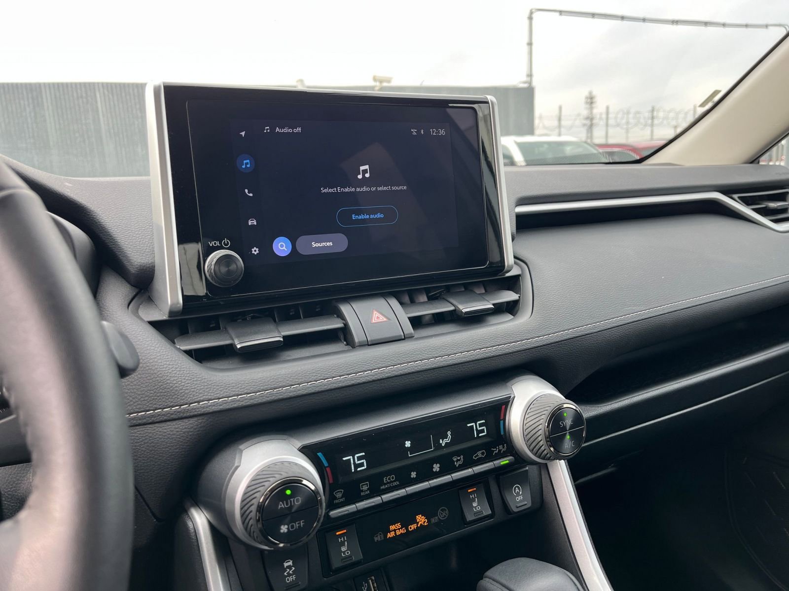 Used 2025 Toyota RAV4 XLE image 21