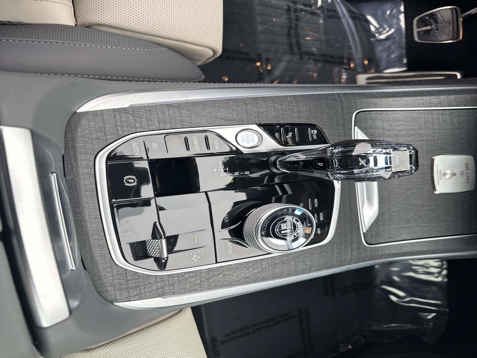 Certified 2025 BMW ALPINA XB7 AWD/4WD image 28