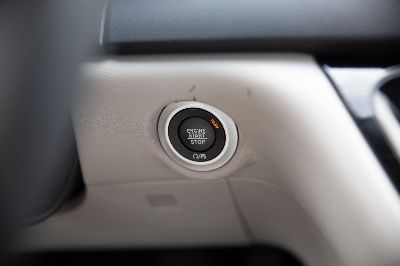 Used 2024 Chrysler Pacifica Touring-L FWD image 13