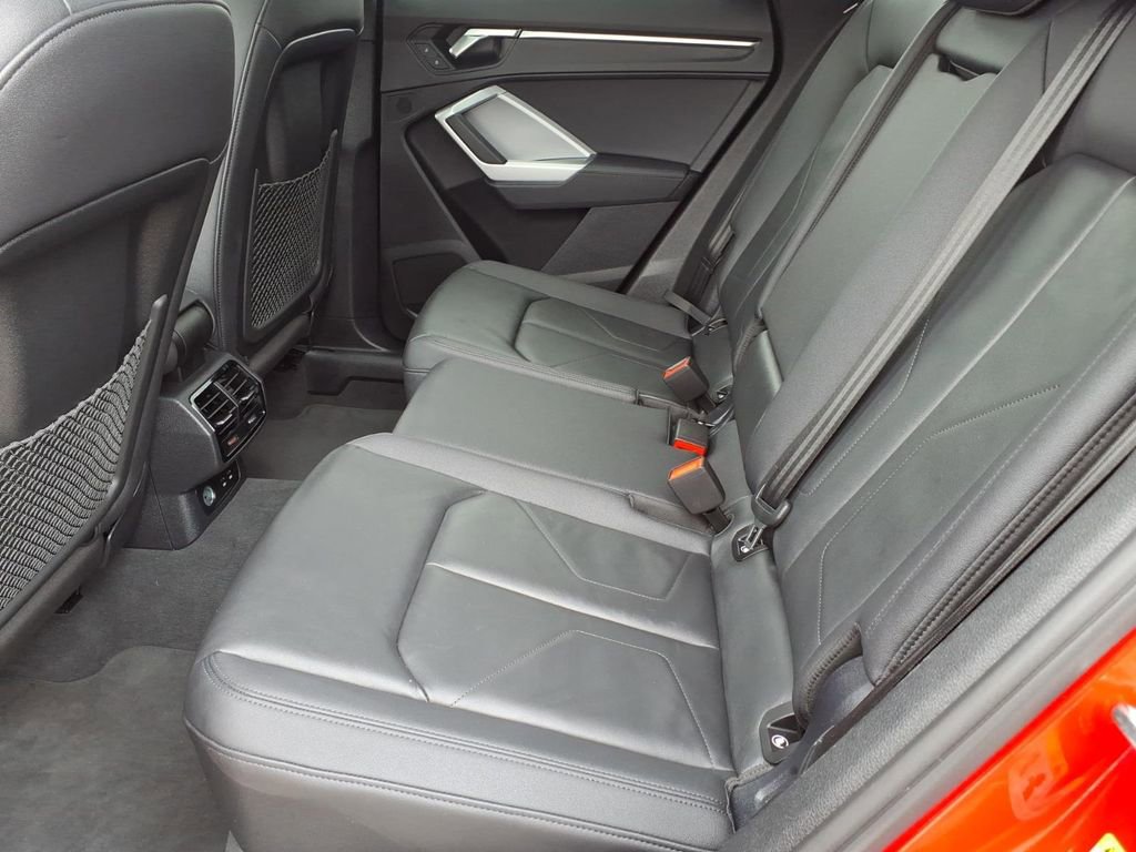 Used 2025 Audi Q3 2.0T Premium image 15