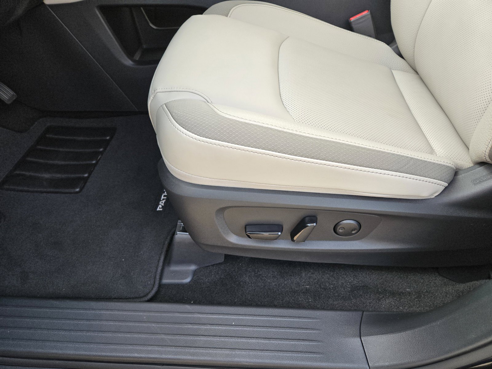 Certified 2026 Nissan Pathfinder SL AWD/4WD image 14
