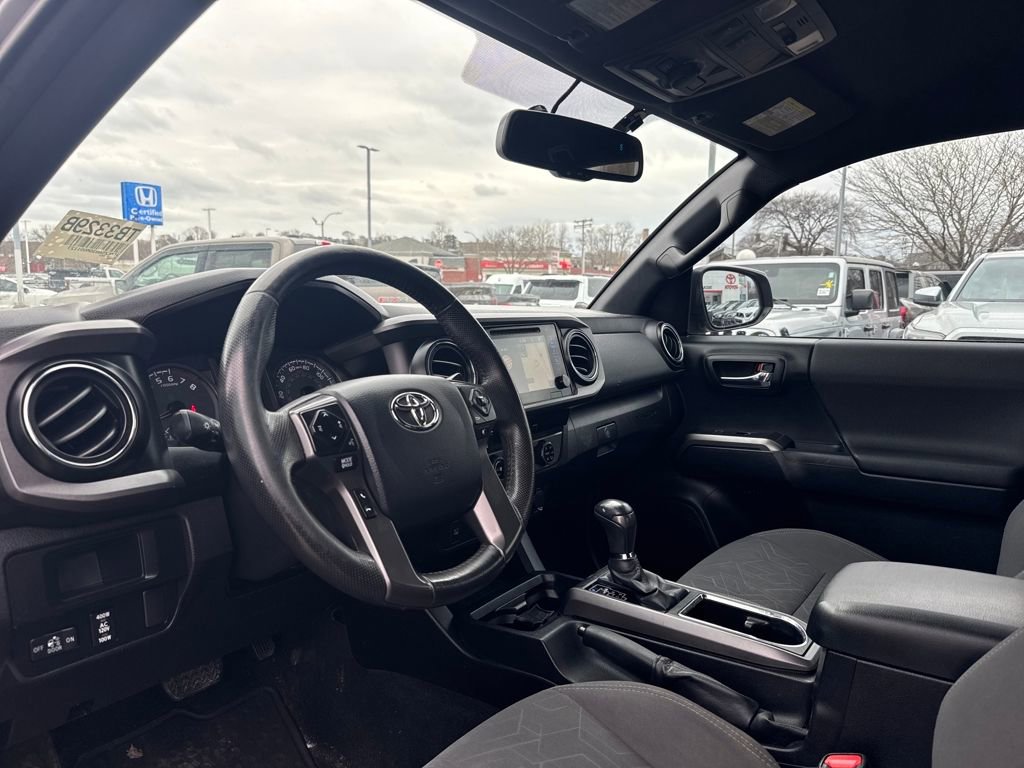 Used 2016 Toyota Tacoma TRD Off-Road w/ Towing Package image 14
