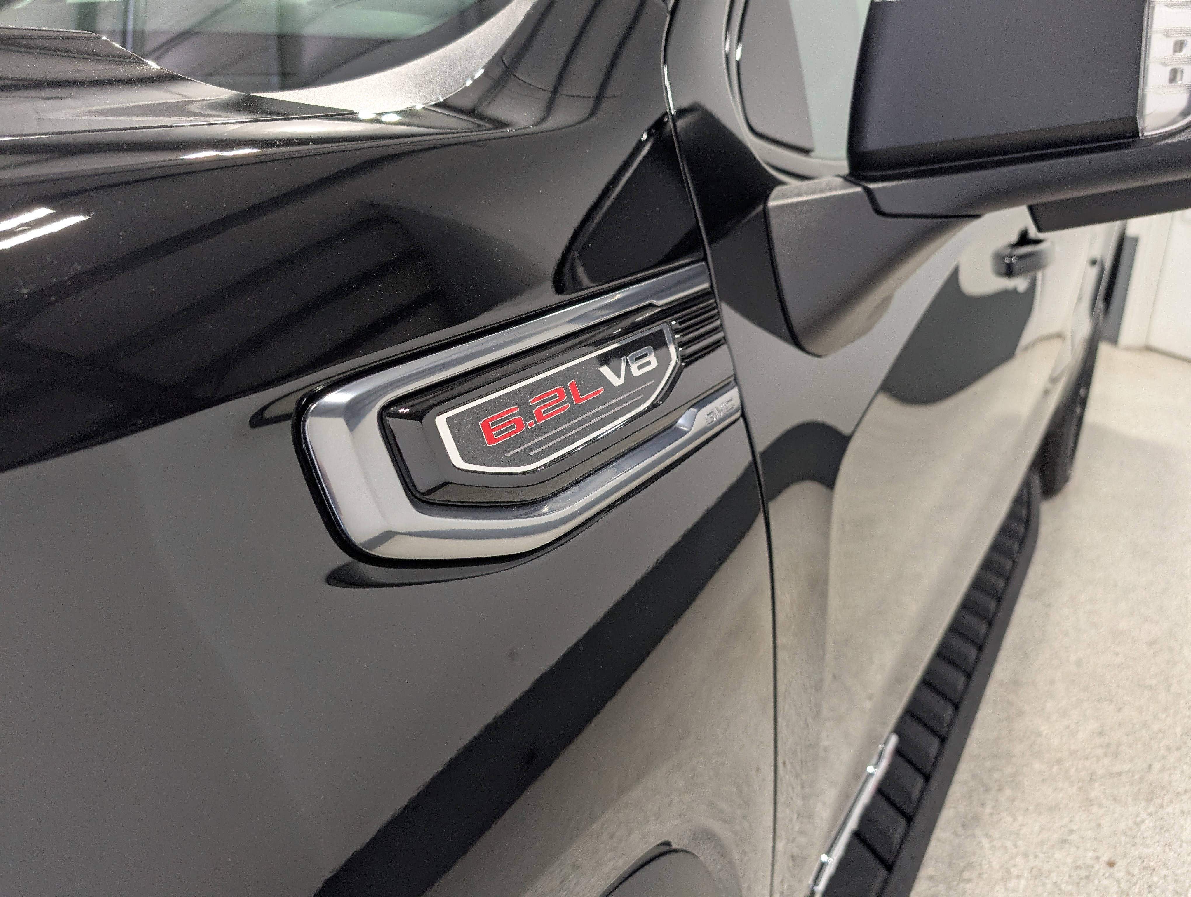 Used 2025 GMC Sierra 1500 AT4 w/ AT4 Premium Package image 9