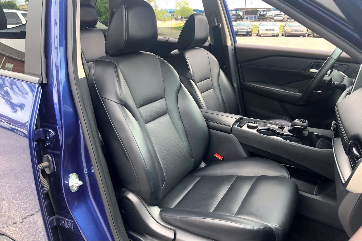 Used 2023 Nissan Rogue SV w/ SV Premium Package AWD/4WD image 9