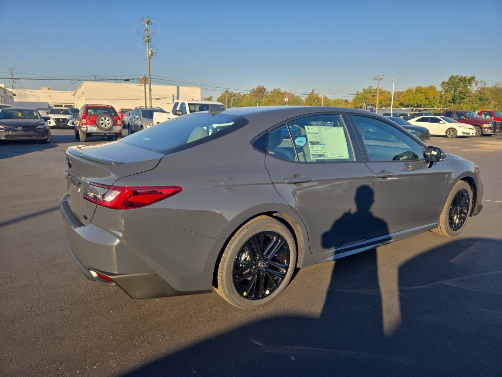 New 2026 Toyota Camry SE FWD image 5