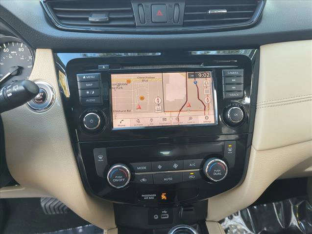 Used 2019 Nissan Rogue SL w/ Premium Package image 16